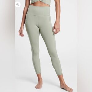 Athleta Green Salutation Stash Pocket II Cinch 7/8‎ Leggings, Size SP